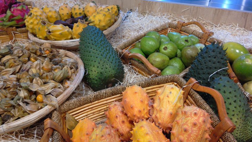 Zero-waste exotic fruit, Grand Frais, Normandy