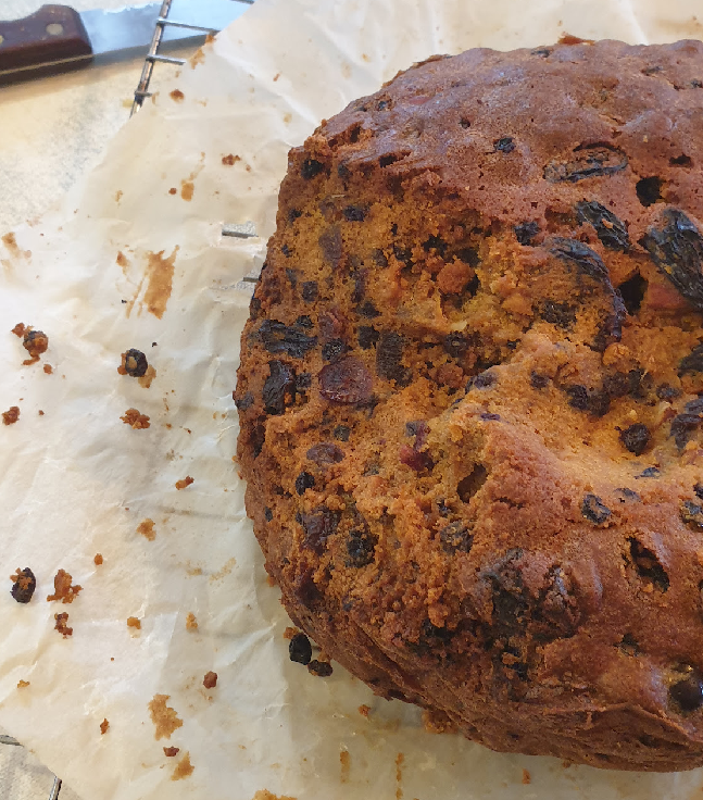 Polly likes Christmas cake