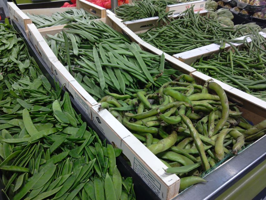 Zero-waste beans, Grand Frais, Caen, Normandy