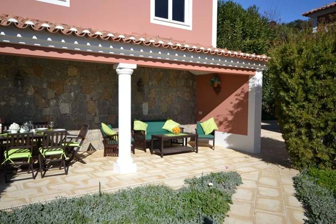Shady spot in your private villa for rent in Algarve Portugal