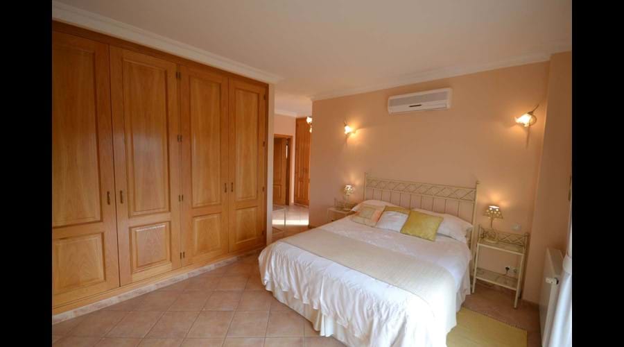 Private villa rentals in Algavre with pool and gardens great for your summer holidays