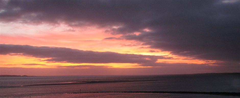 Wales Luxury Holiday Homes On The Beach In Llanelli Www