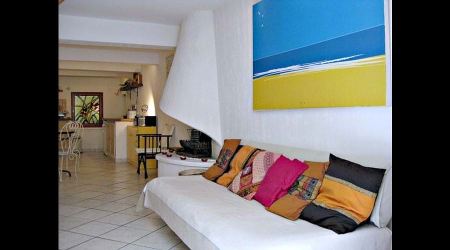 Open the door to your self-catering home in Marseillan