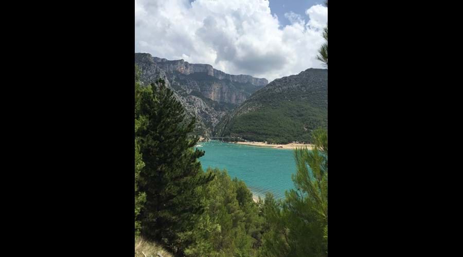 Lac Sainte Croix - looking up to the gorge