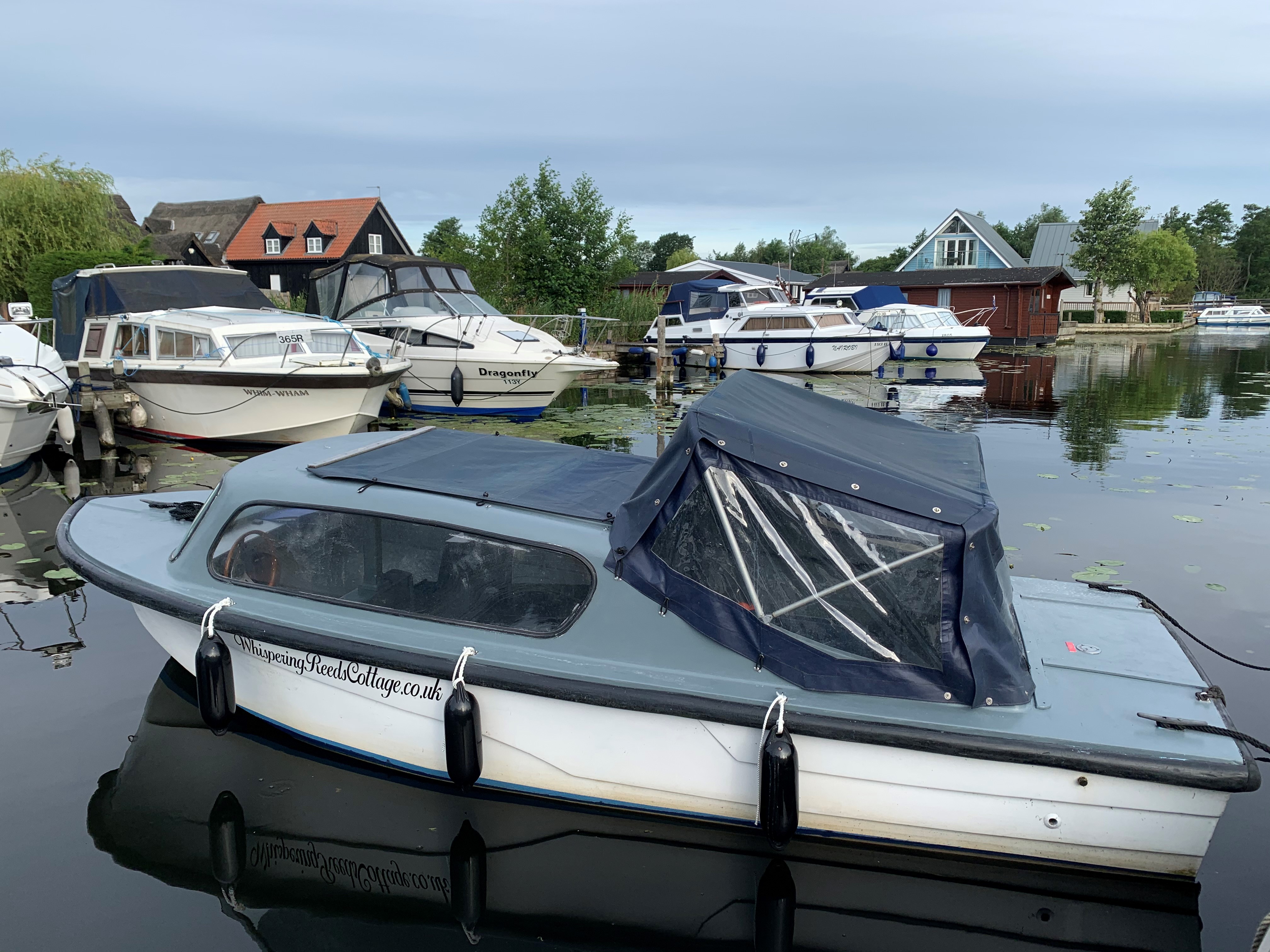 Boat Hire BOOK DIRECT Whispering Reeds Cottage, Horning, Norfolk Broads National Park