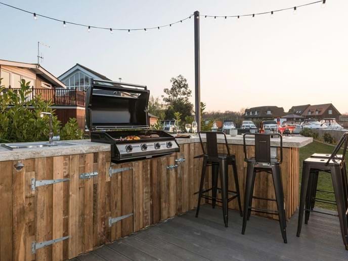 BBQ and outdoor kitchen