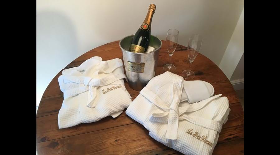 *** For those special occasions - bathrobes, slippers and champagne on arrival *** (by prior arrangement)