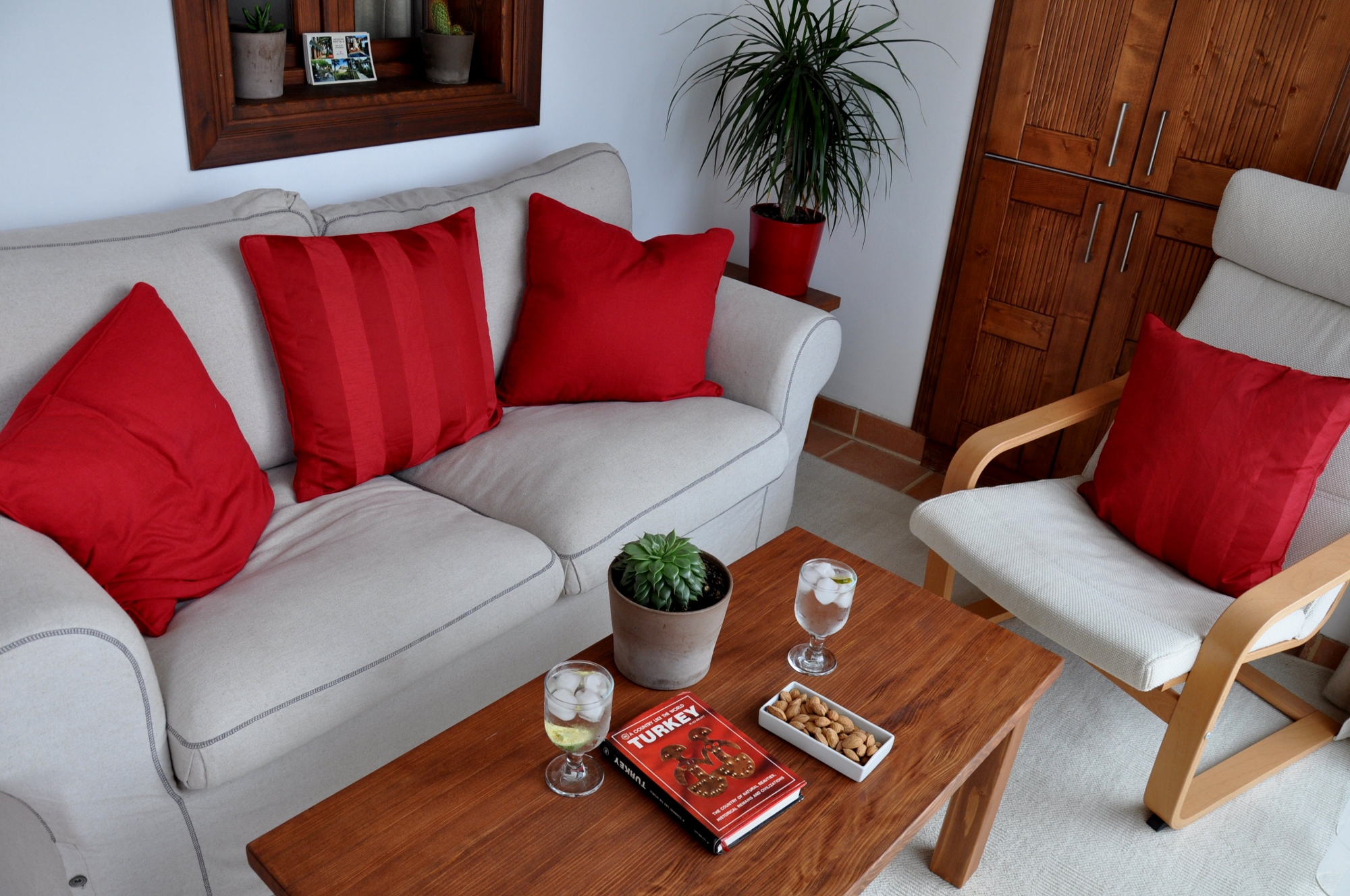 Comfortable sitting room with garden view