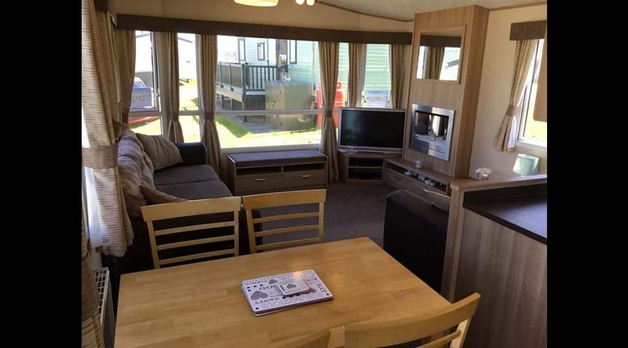 Yellow Hammer - Thornwick Bay Holiday Village