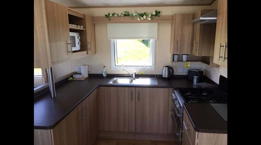 Yellow Hammer - Thornwick Bay Holiday Village