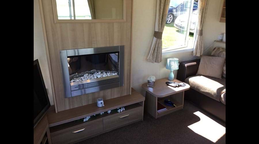 Yellow Hammer - Thornwick Bay Holiday Village
