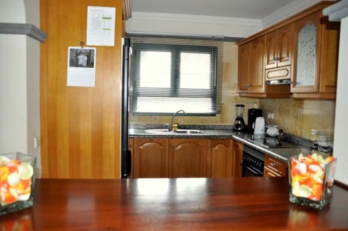 Kitchin - fully equiped with microwave, toaster, 4 hob oven, kettle & lots more