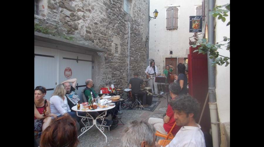 Street music, Montolieu