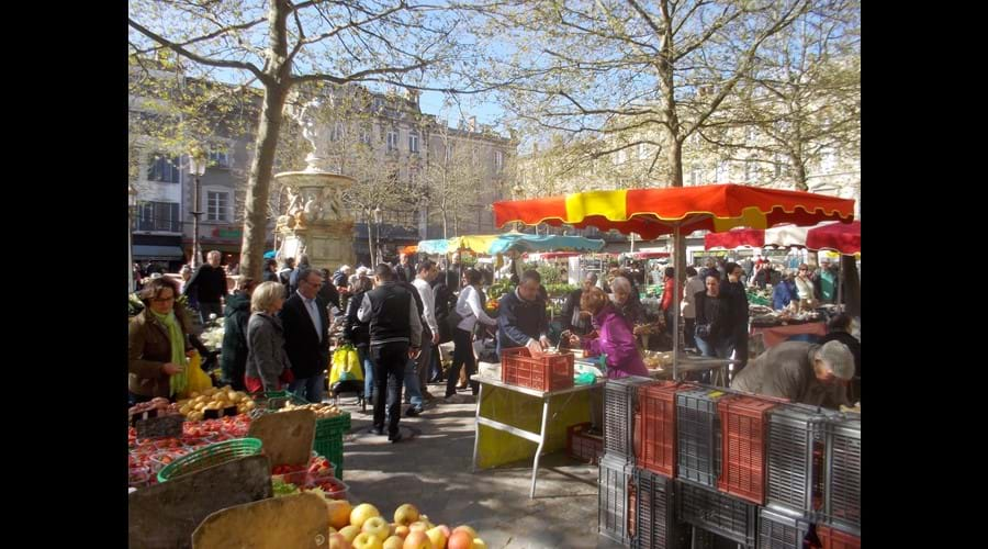 Carcassonne market