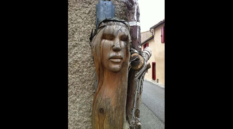 Street sculpture, Montolieu