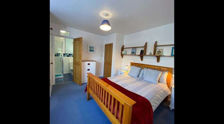 Downstairs en-suite