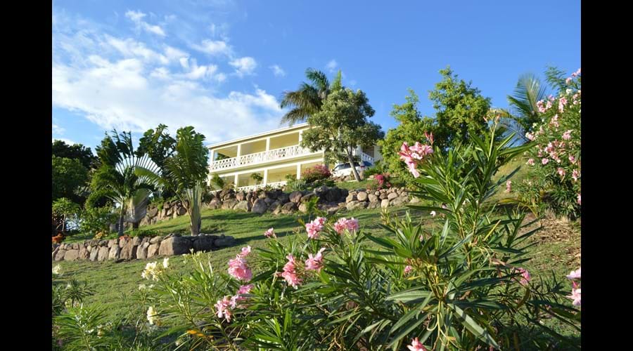 TooMuchNice villa in extensive tropical gardens