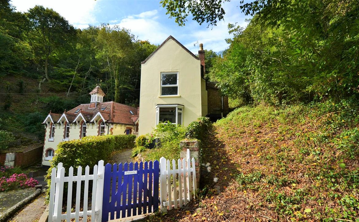 Historic 2 Bedroom Holiday Cottage in the Scenic Malvern Hills, Close