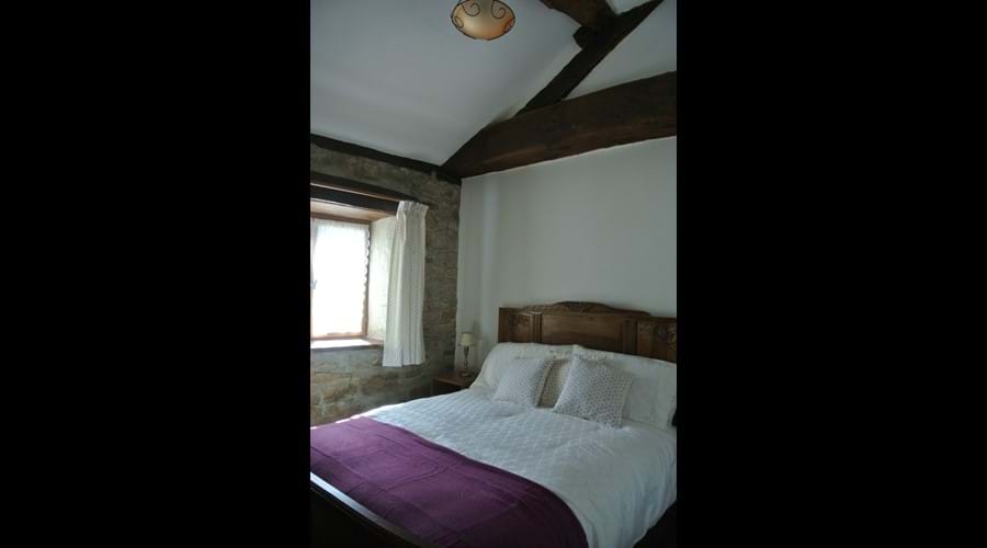 Characterful double bedroom - La Violette