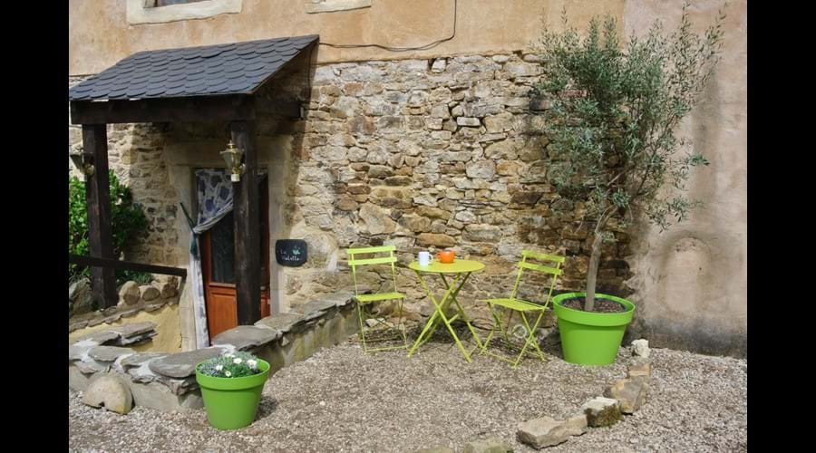 La Violette - small terrace with Olive tree