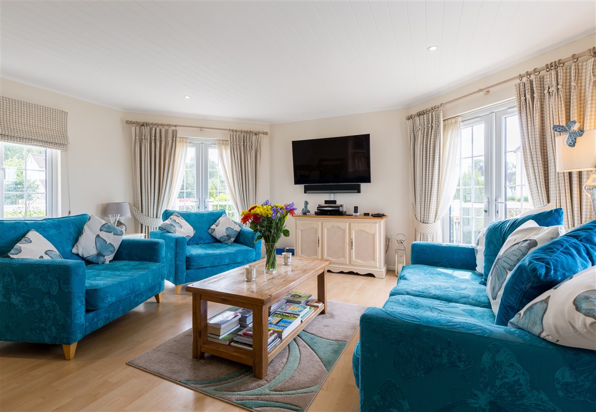 Cotswold Water Park Retreats Cotswold Water Park Cottages