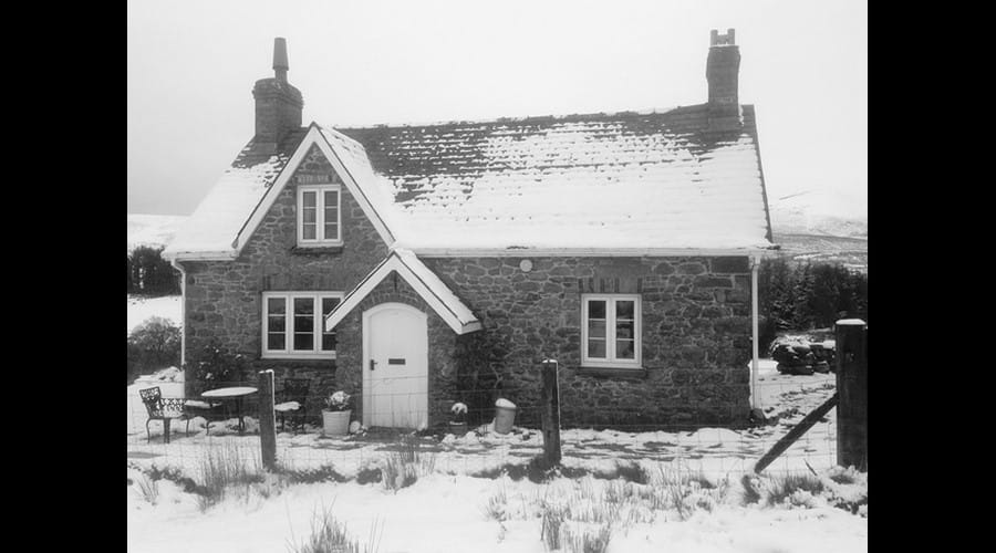 The cottage is lovely whatever the weather!