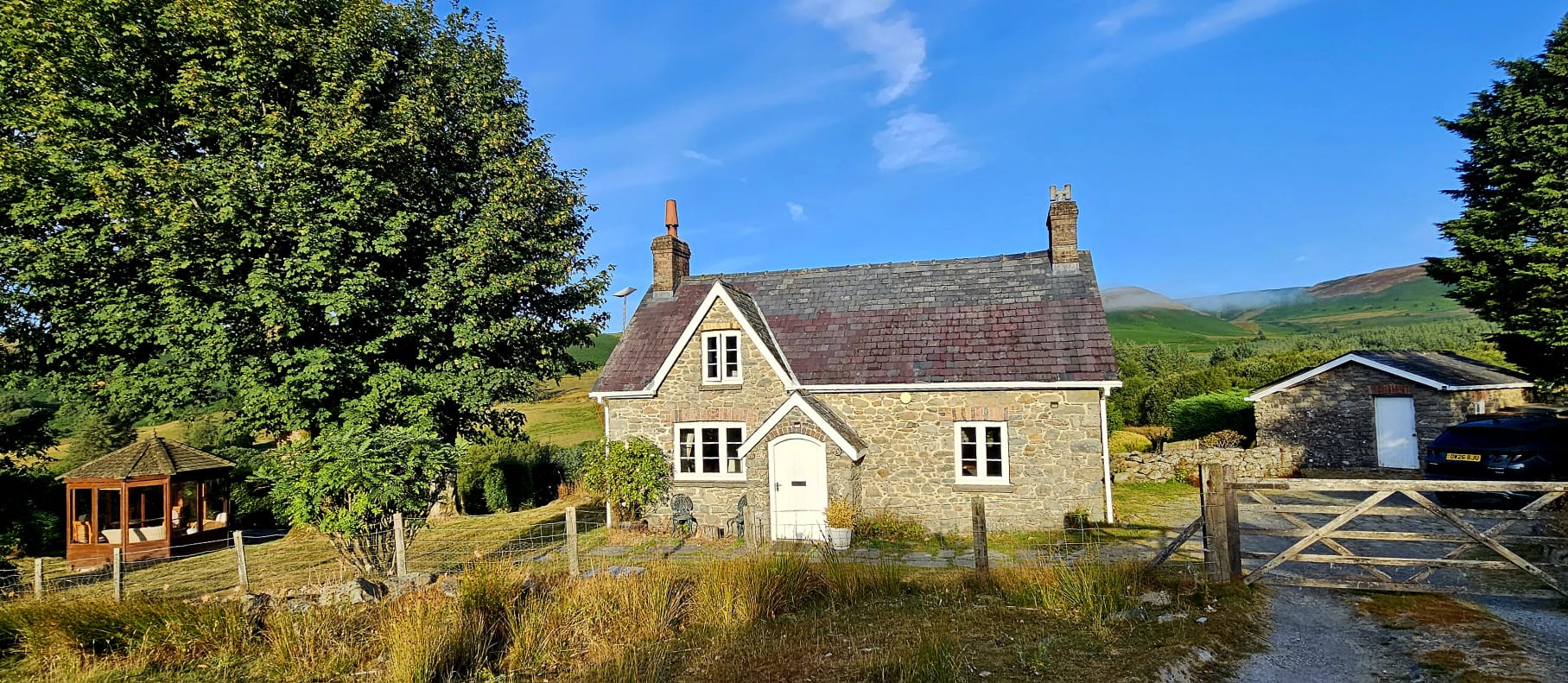 Little Pudding Cottage known locally as Pontbren Ddu
