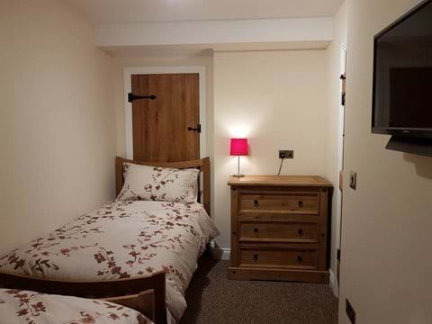 Twin Room with freeview Tv