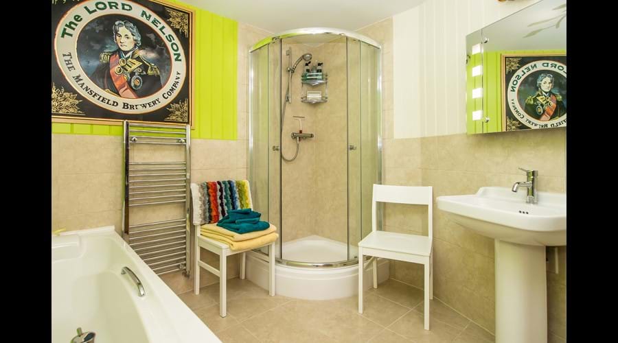 Double bedroom ensuite bathroom