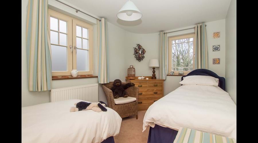 Twin bed room