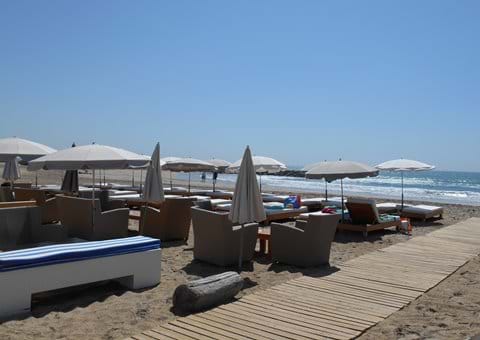 Marseillan Plage with many beach clubs