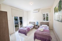 Villa Jasmine - Twin Bedroom