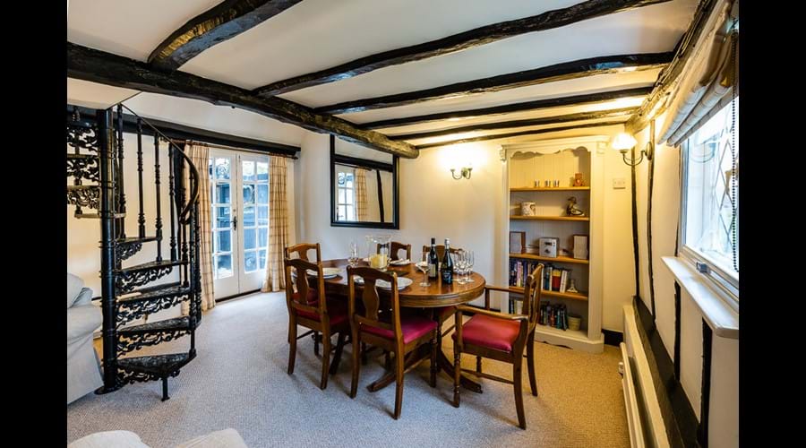 Plenty of space around the dining table