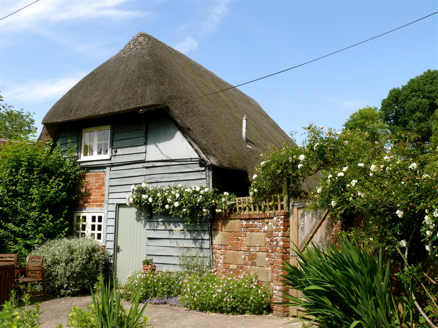 Apple Tree Holiday Cottage near Salisbury, Wiltshirequiet countryside