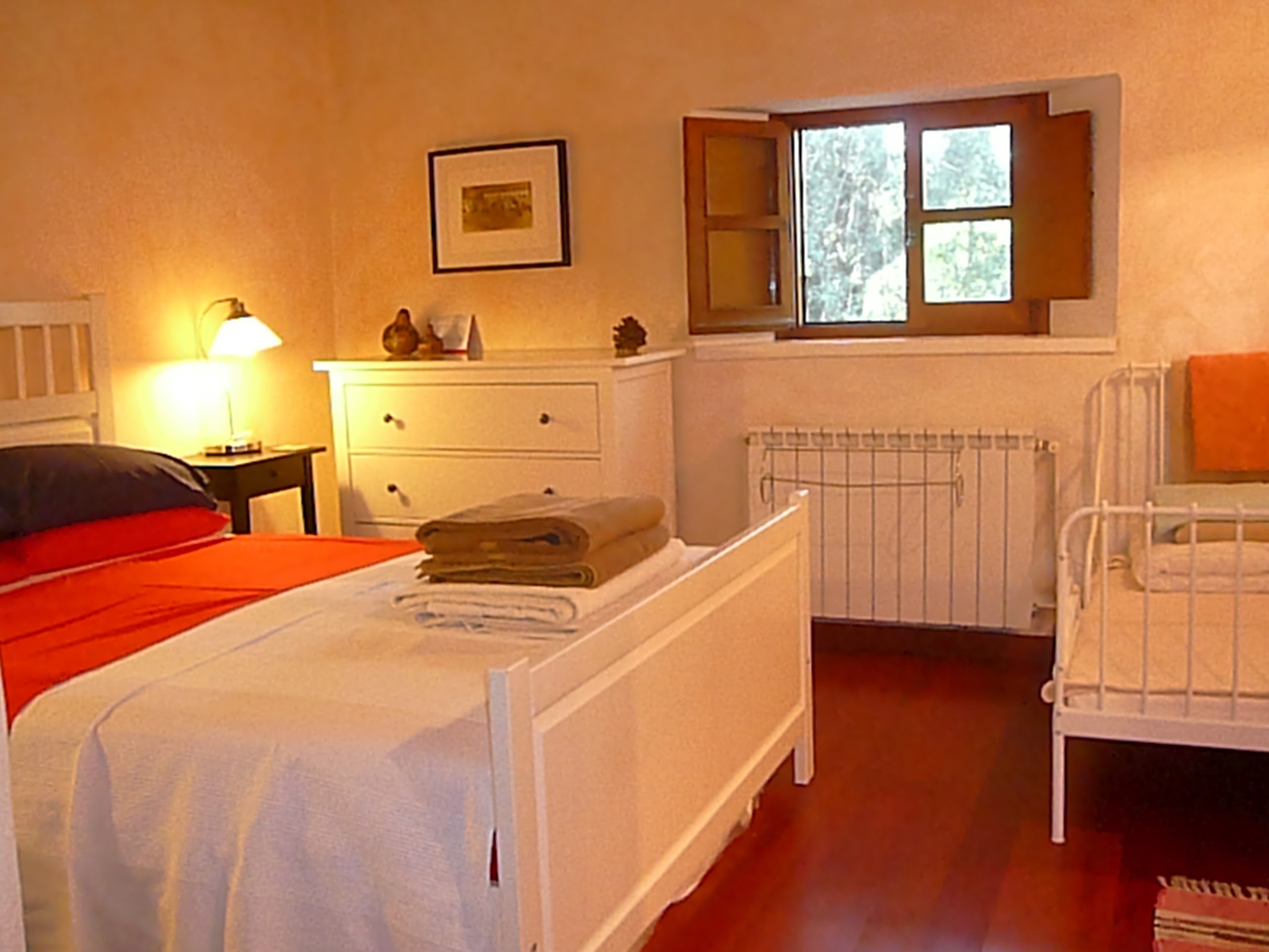 Bedroom 2. Double bed + child bed.