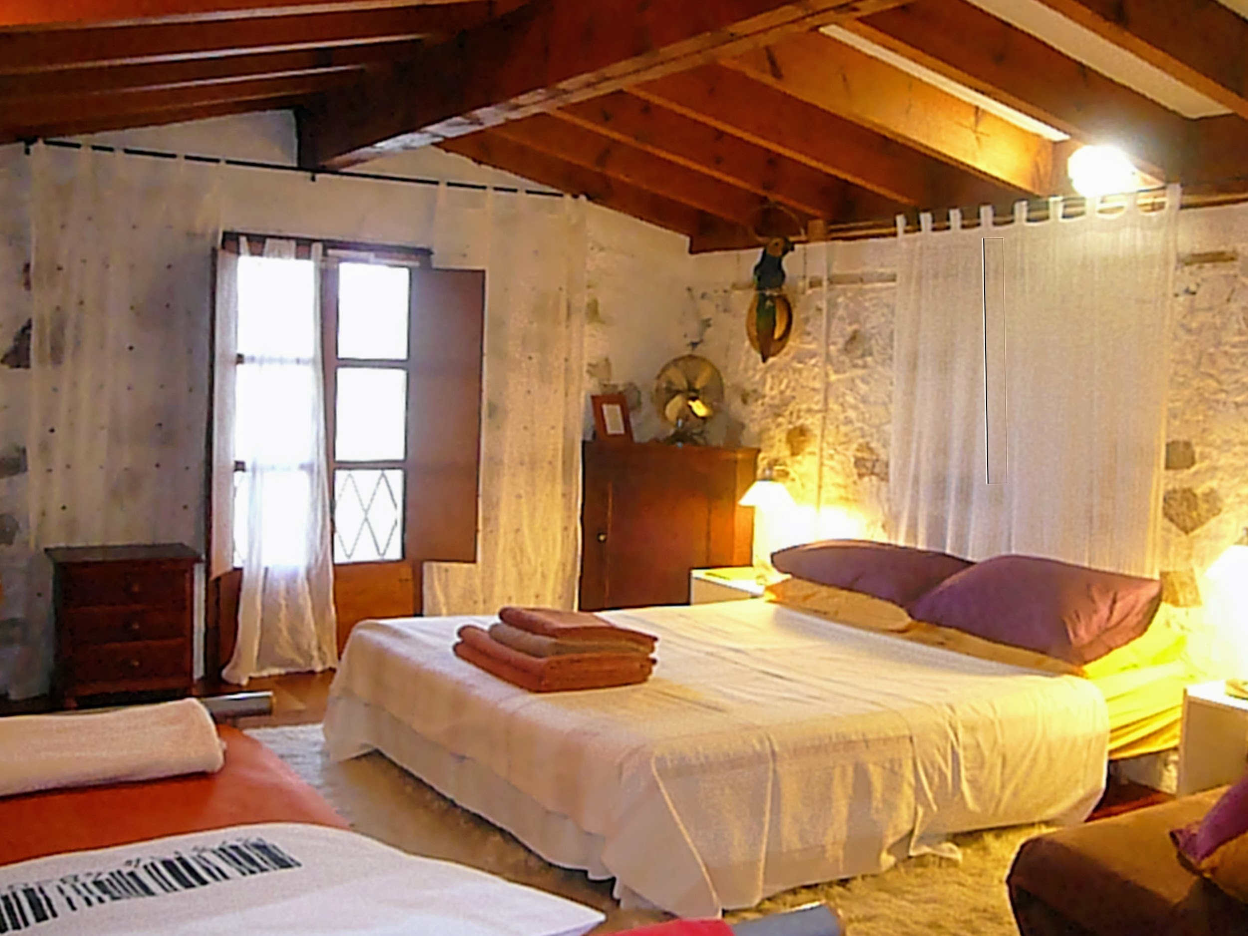 Bedroom 5. Double bed + single bed.