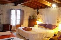 Bedroom 5. Double bed + single bed.