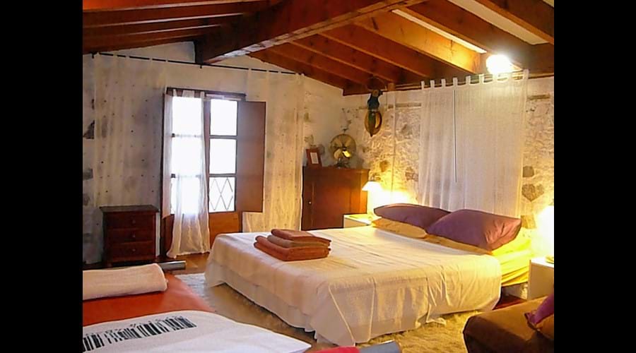 Bedroom 5. Double bed + single bed.