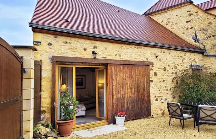 Le Noisetier- a beautifully renovated stone barn