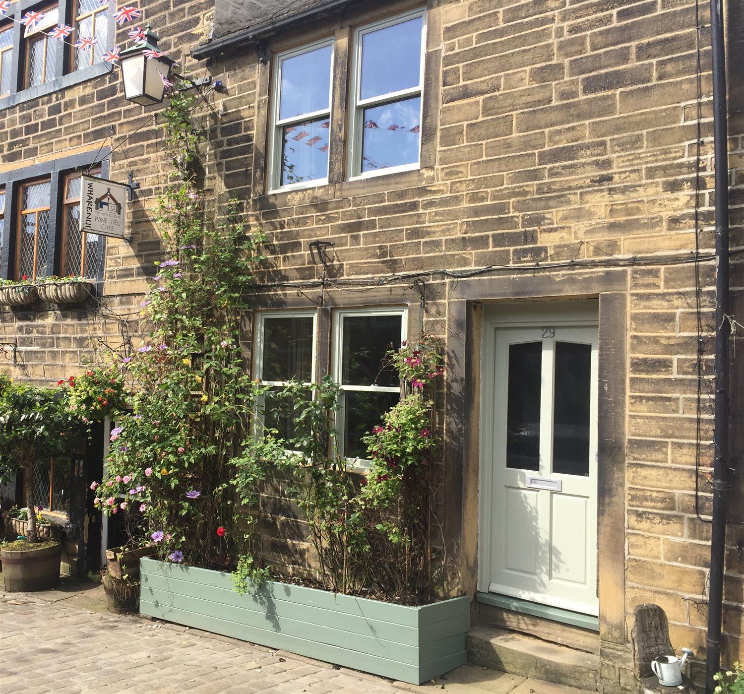 Grade Ii Listed Self Catering Holiday Cottage In The Heart Of