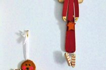 There are Gingerbreadmen all over the cottage - can the children count them all?