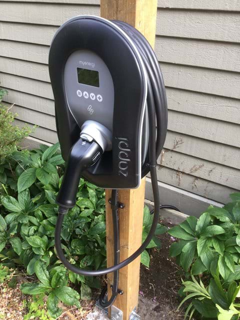 Zappi EV charger available for guests use. Charging cost will be dependant on use.