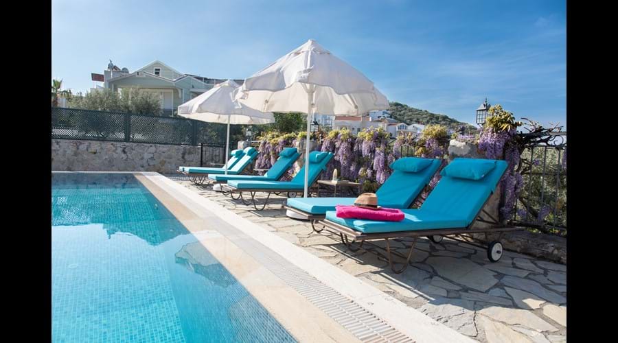 Pool side sun-loungers