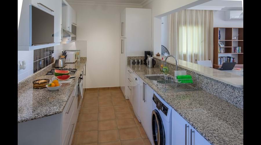 Fully fitted kitchen