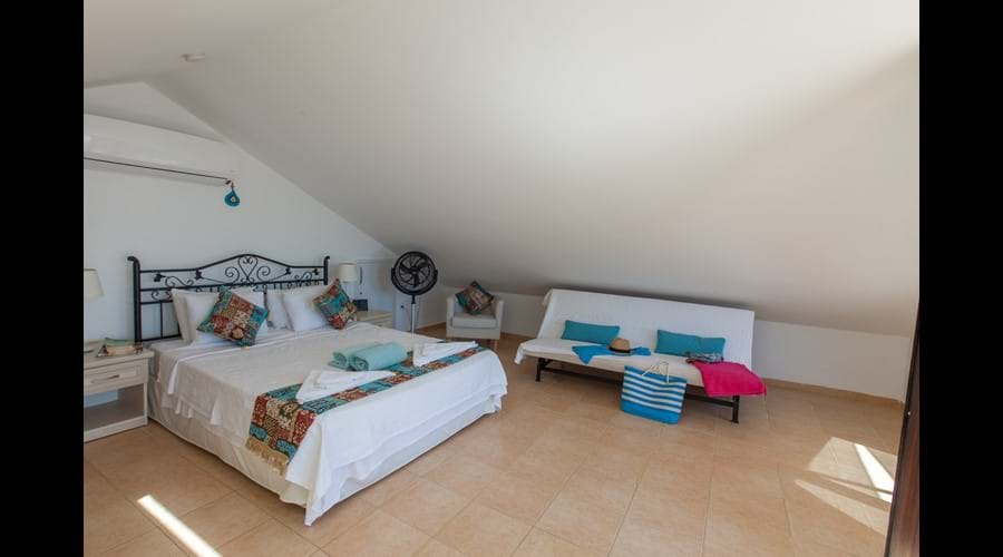 Bed 4 King size