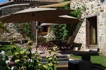 Plenty of shade and seating - River View Cottage