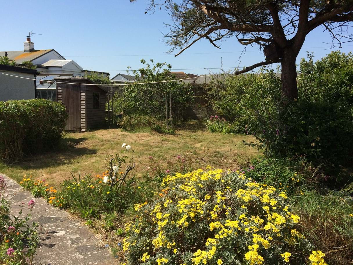 Beach front Holiday house in Pagham, West Sussex Grandma's Seaside