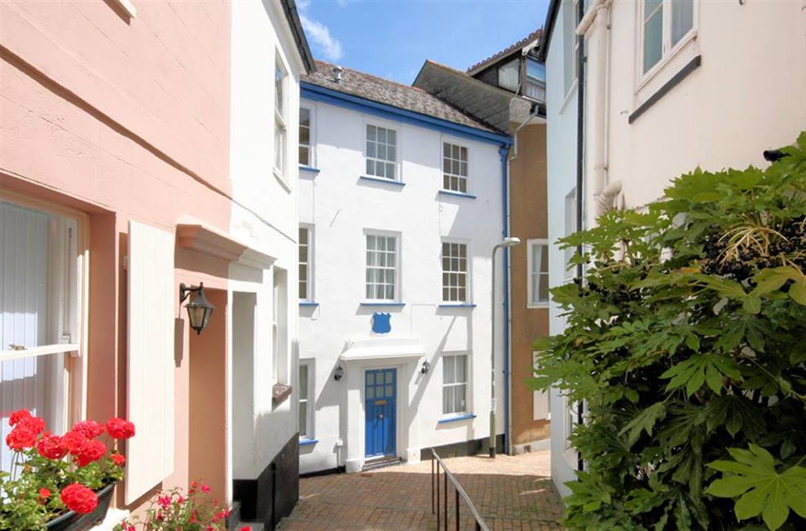 Dog Friendly Holiday Cottage In The Heart Of Historic Dartmouth