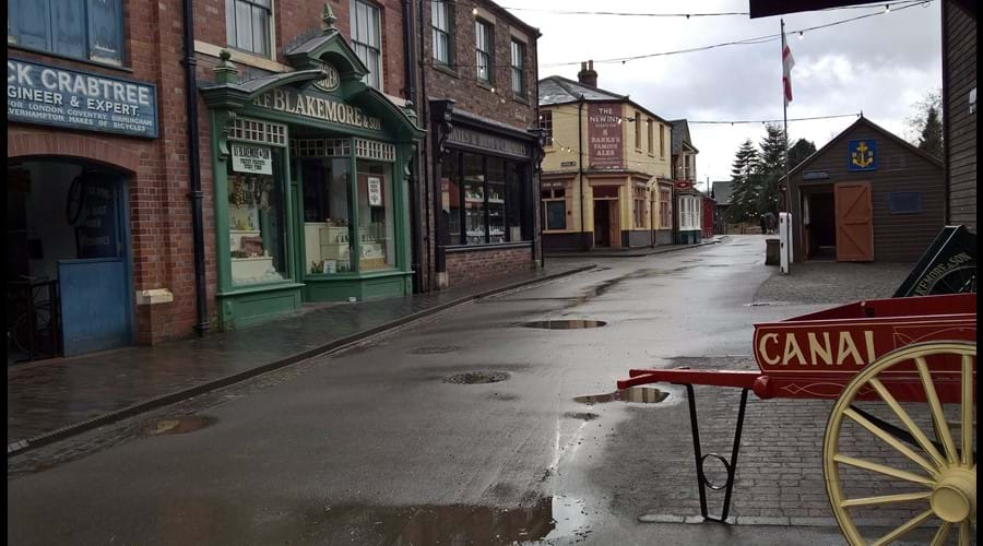 Blists Hill Victorian Town is one of the ten Ironbridge Gorge Museums. Enjoy a truly memorable day out at this recreated Victorian Town. An enjoyable way for all ages to discover more about Victorian life.