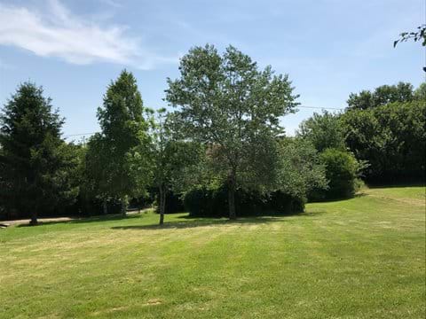 Over an acre of grounds to explore